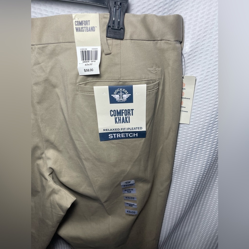 Dockers Men’s 42X32 Khaki Pants - Picture 3 of 5